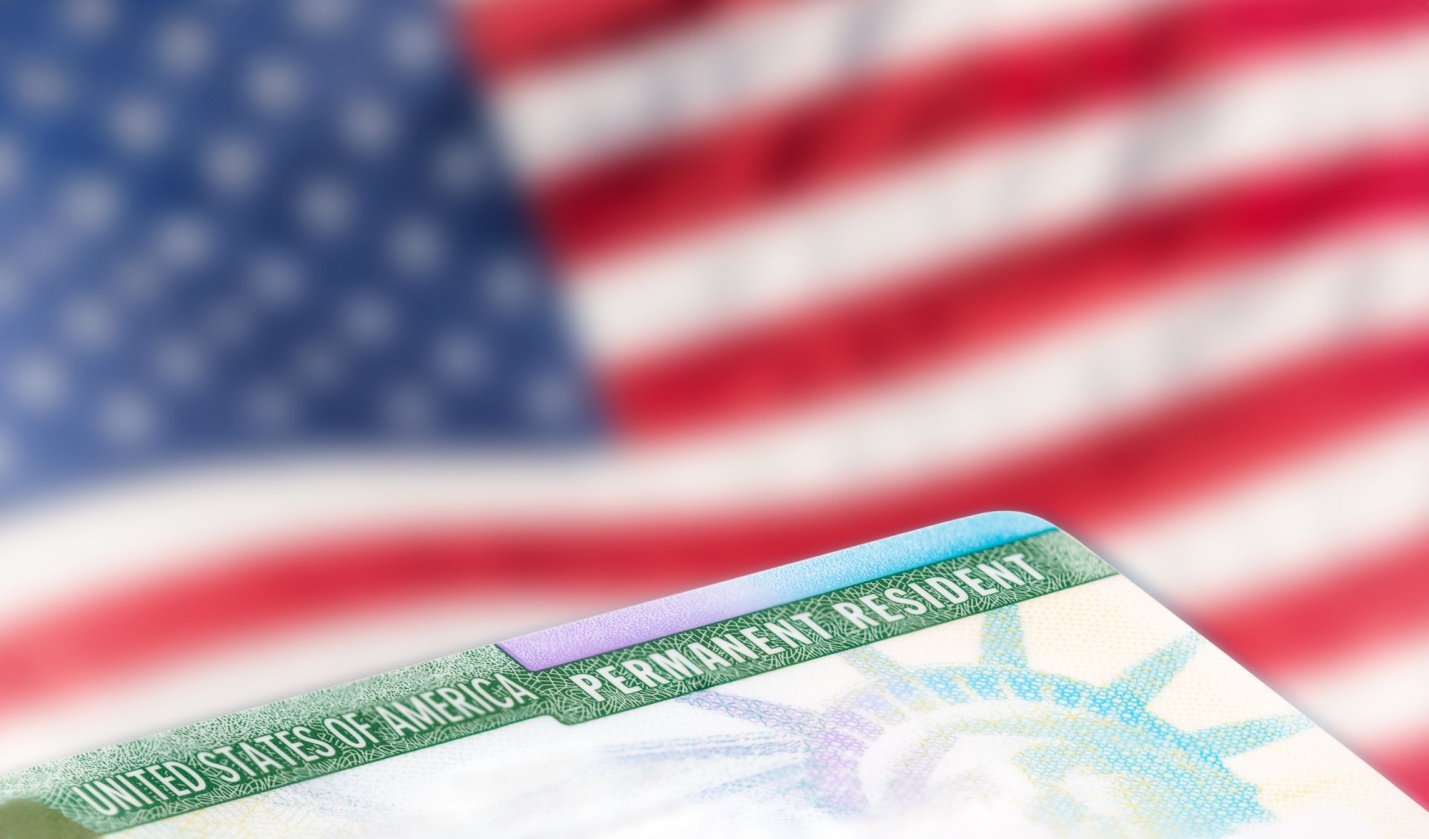 green-card-vs-visa-a-legal-guide-lawyersbay