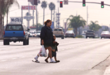 Is jaywalking illegal in Los Angeles